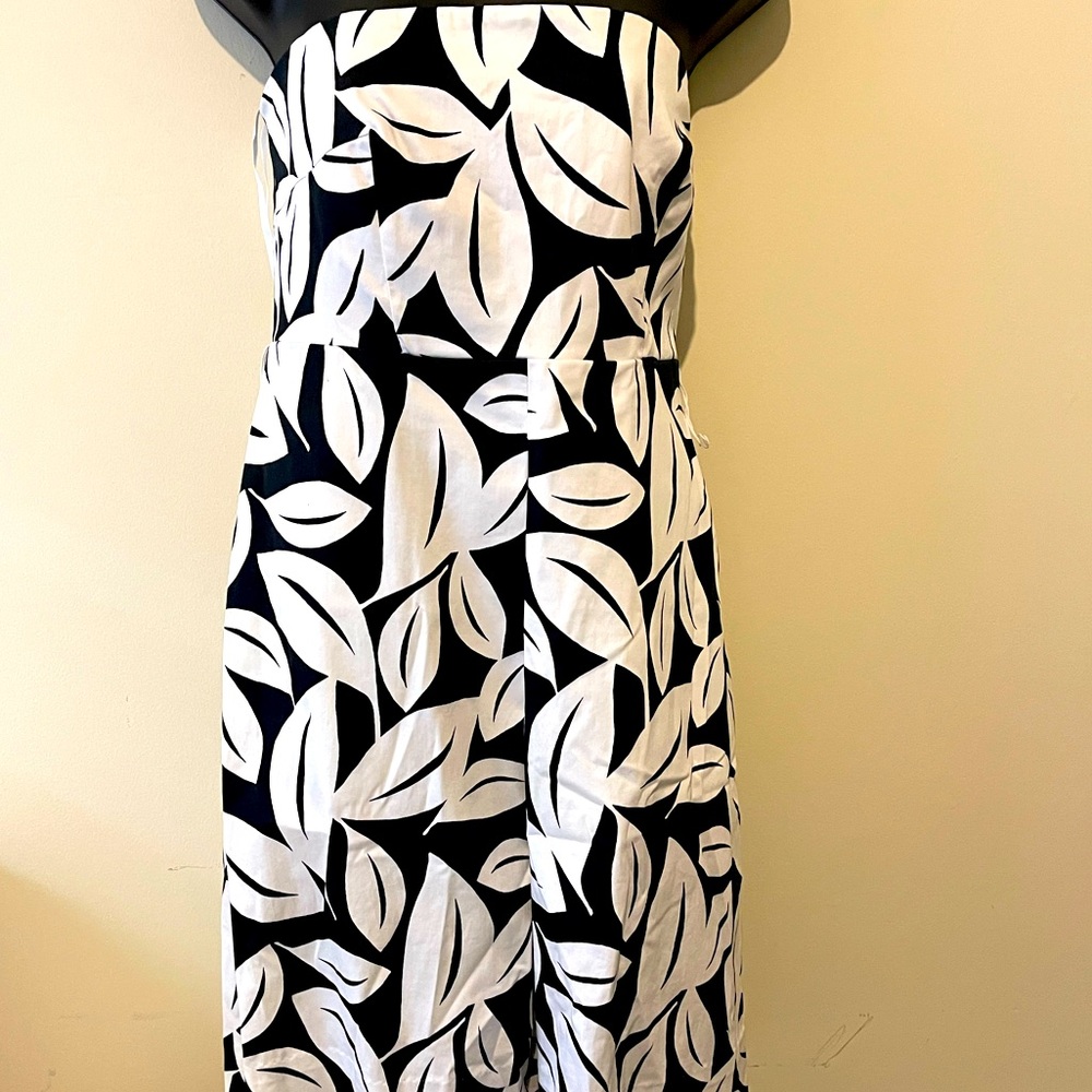NY & Co size 6 Black/white strapless dress